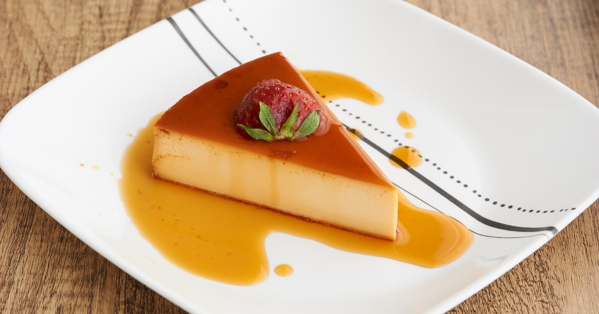 Assuaged-Blog-Caramel-Flan-Strawberry-White-Black-Line-Plate-Image